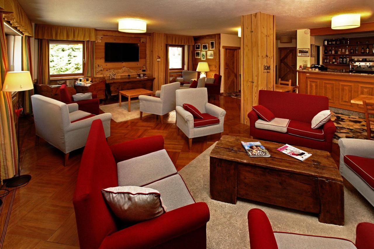 Hotel Biancaneve Oulx エクステリア 写真