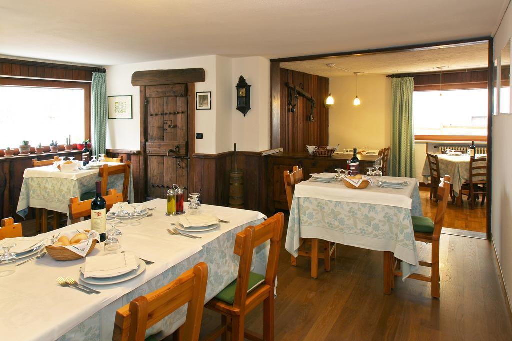 Hotel Biancaneve Oulx エクステリア 写真