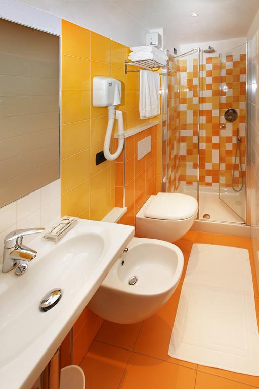 Hotel Biancaneve Oulx 部屋 写真